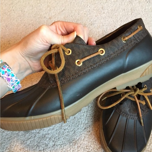 Michael Kors brown monogram ankle duck boots
Women’s size 10 - Picture 3 of 10